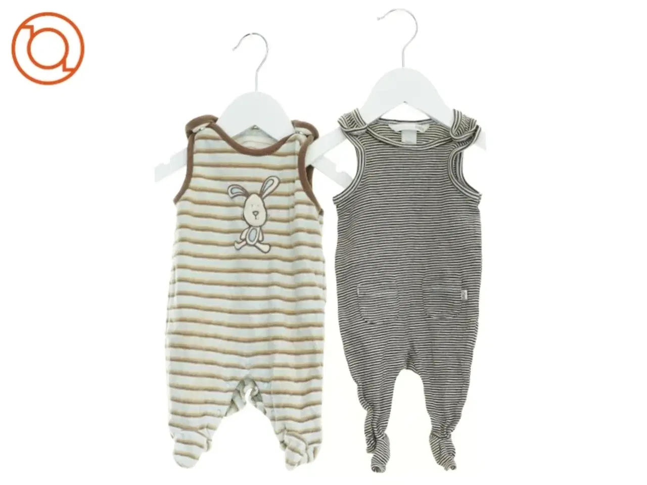 Billede 1 - Heldragt (2 stk.) (str. 56 cm)