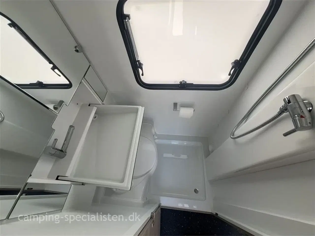 Billede 11 - 2023 - Adria Altea 362 LH 4four   2023 Adria Altea 362 LH 4Four - Se den nu hos Camping-Specialisten.dk