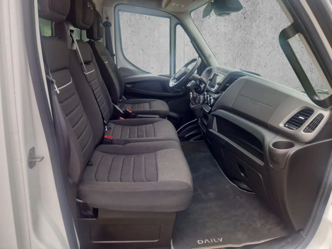 Billede 13 - Iveco Daily 3,0 35S18 4100mm Box m/lift AG8