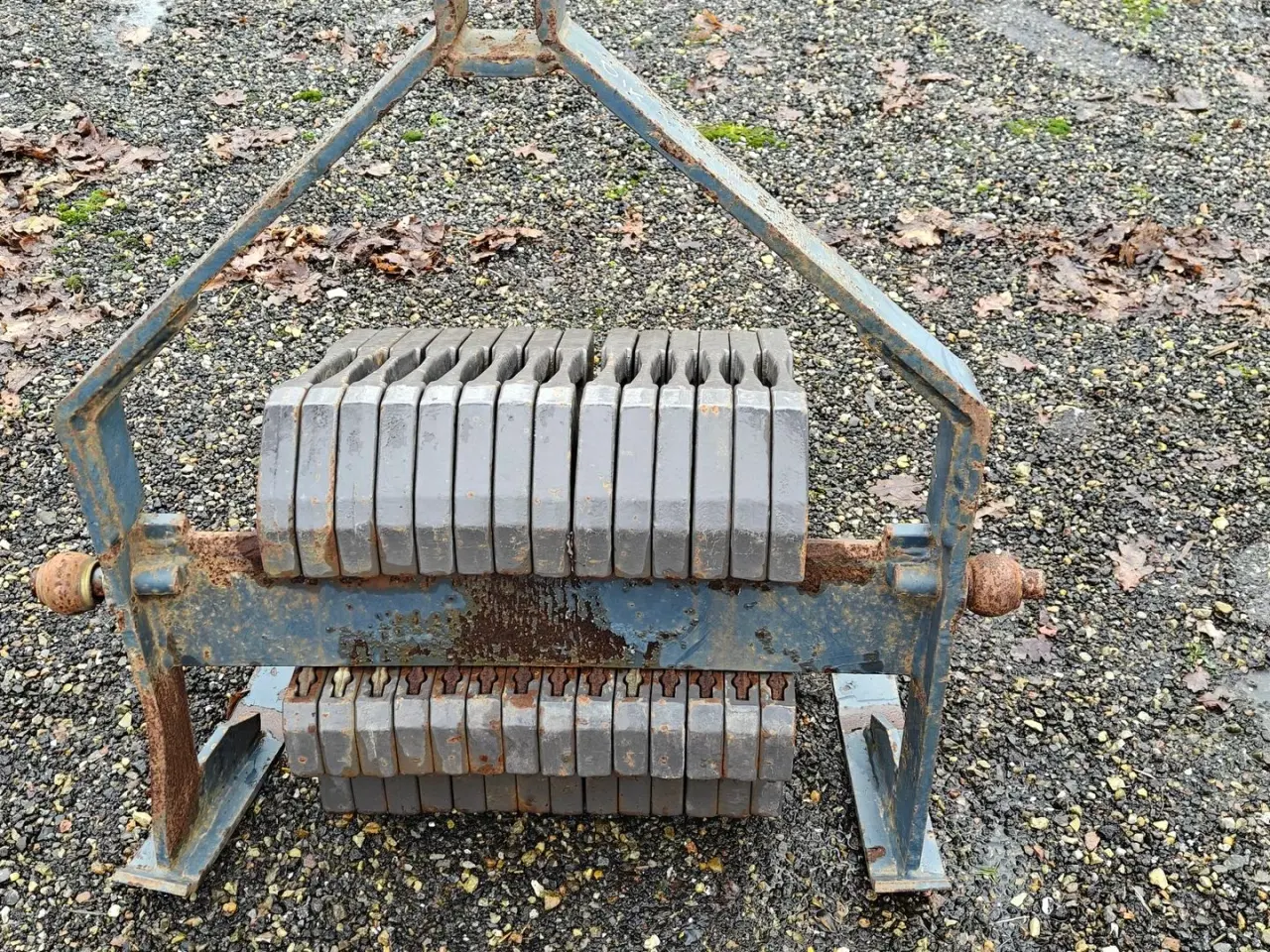 Billede 6 - - - - Frontvægt 45x14 kg. med stativ