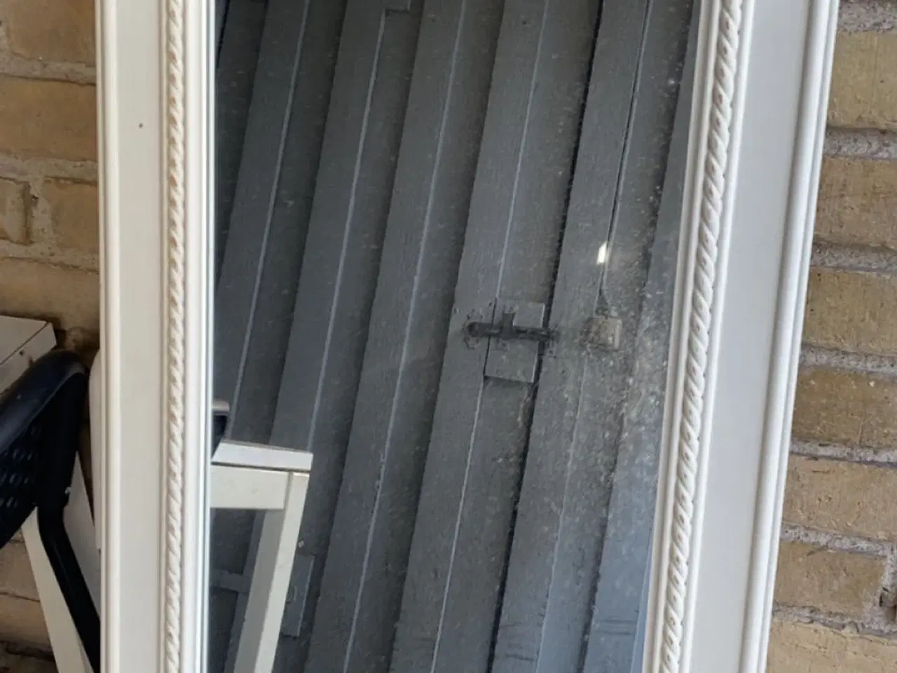 Billede 1 - Spejl i dekorativ ramme – hvid