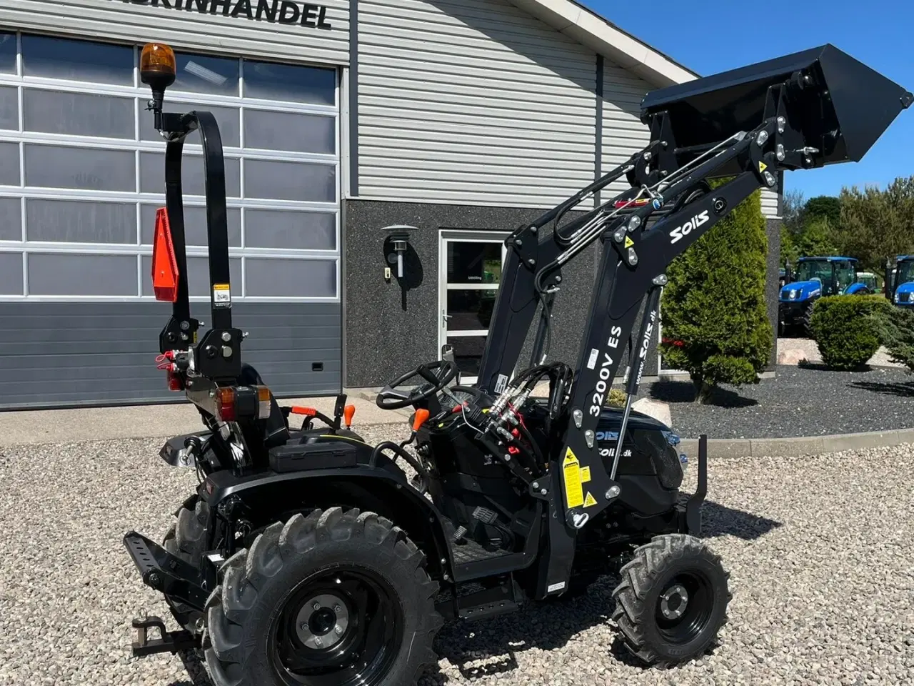 Billede 18 - Solis S26 6+2 gearmaskine Limited Edition i sort med brede hjul og Fuldhydraulisk frontlæsser