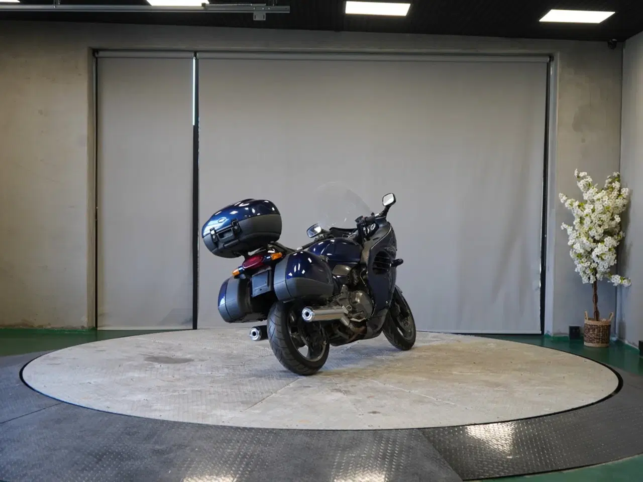 Billede 5 - TRIUMPH 1200 TROPHY – PÅ TORSDAGSAUKTION 