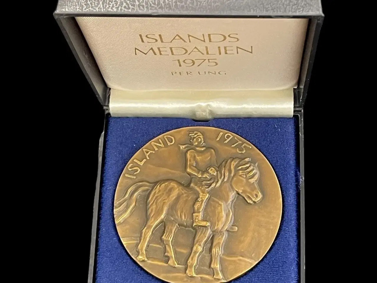 Billede 1 - Islands Medaljen 1975