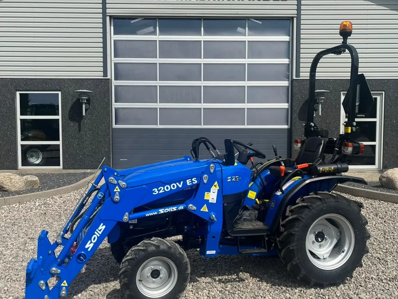 Billede 1 - Solis S26 6+2 gearmaskine med Fuldhydraulisk frontlæsser