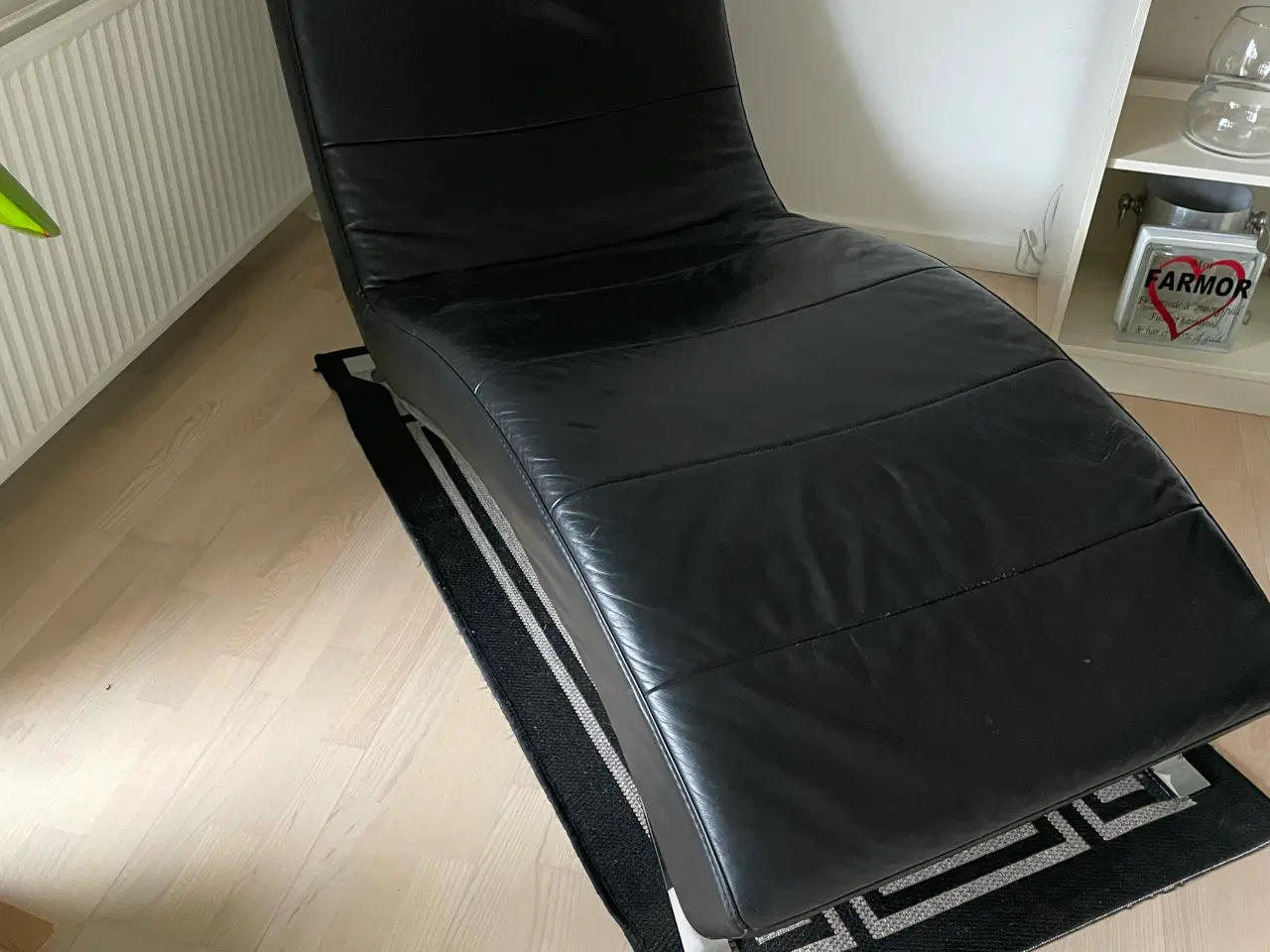 Billede 2 - Chaiselong i sort læder