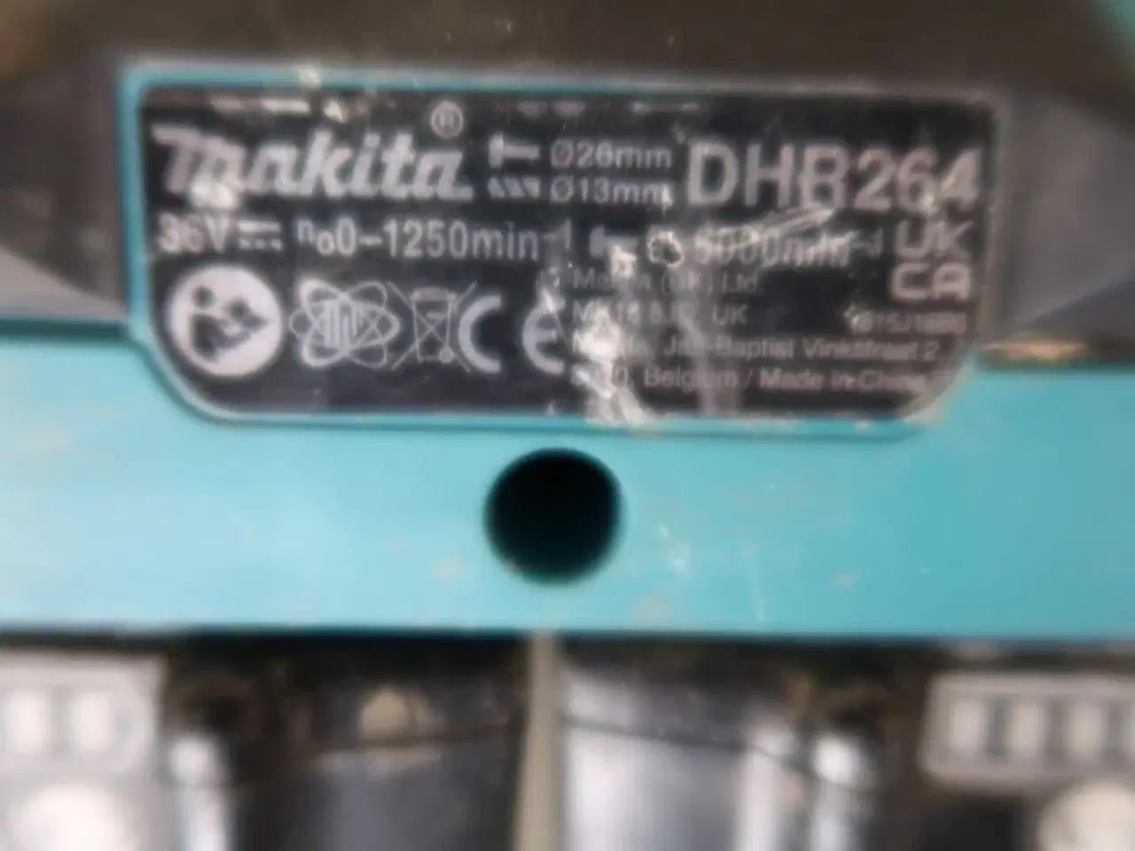Billede 4 - Borehammer MAKITA DHR264 med 2 batterier