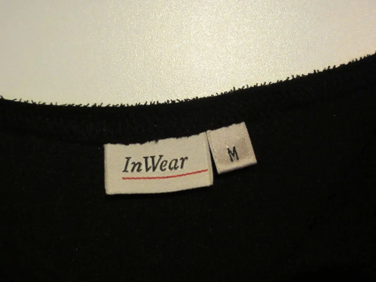 Billede 2 - Fin sort bluse fra In Wear i str. M