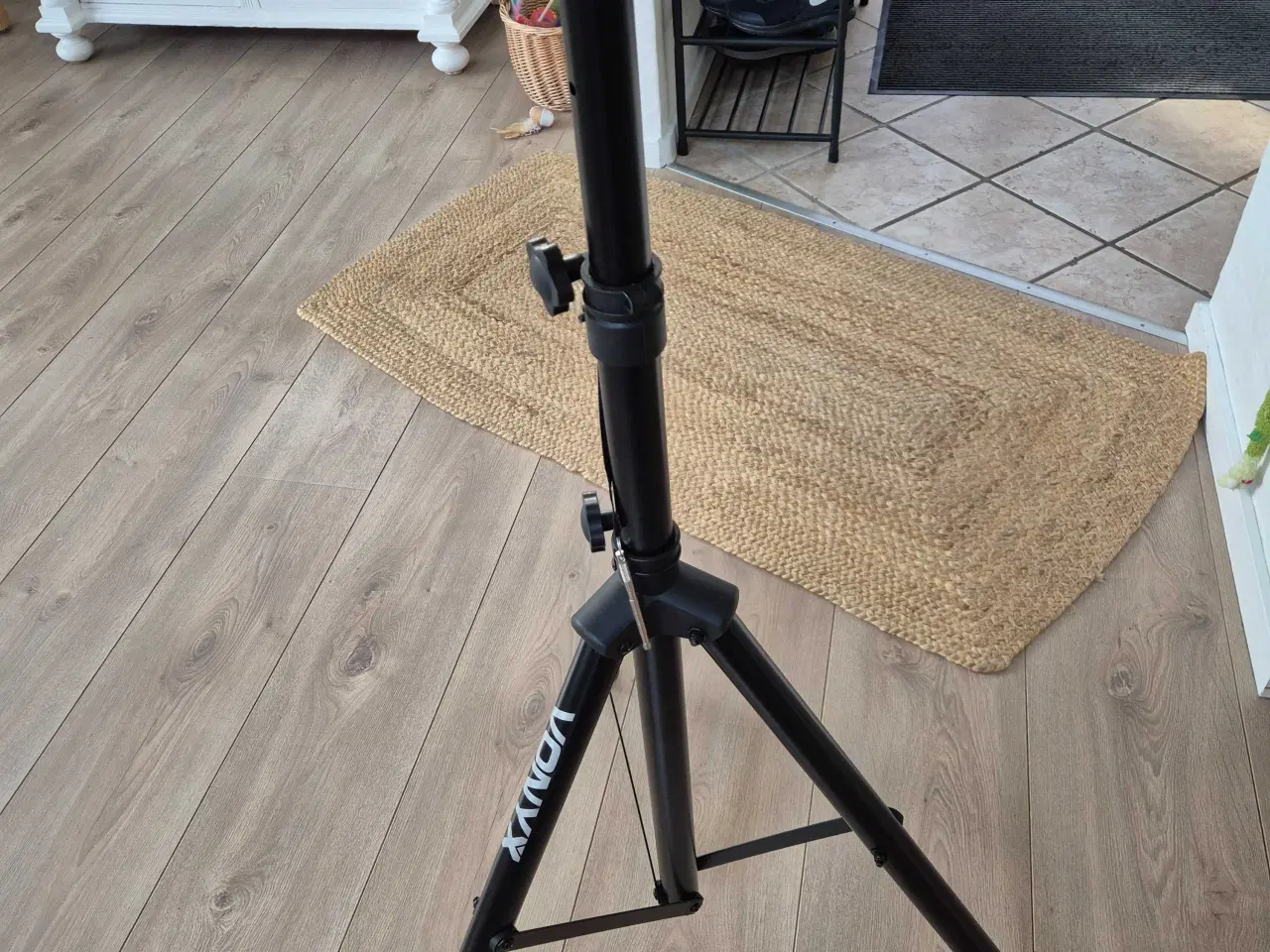 Billede 1 - Højtalere med forstærker med bluetooth og stander.