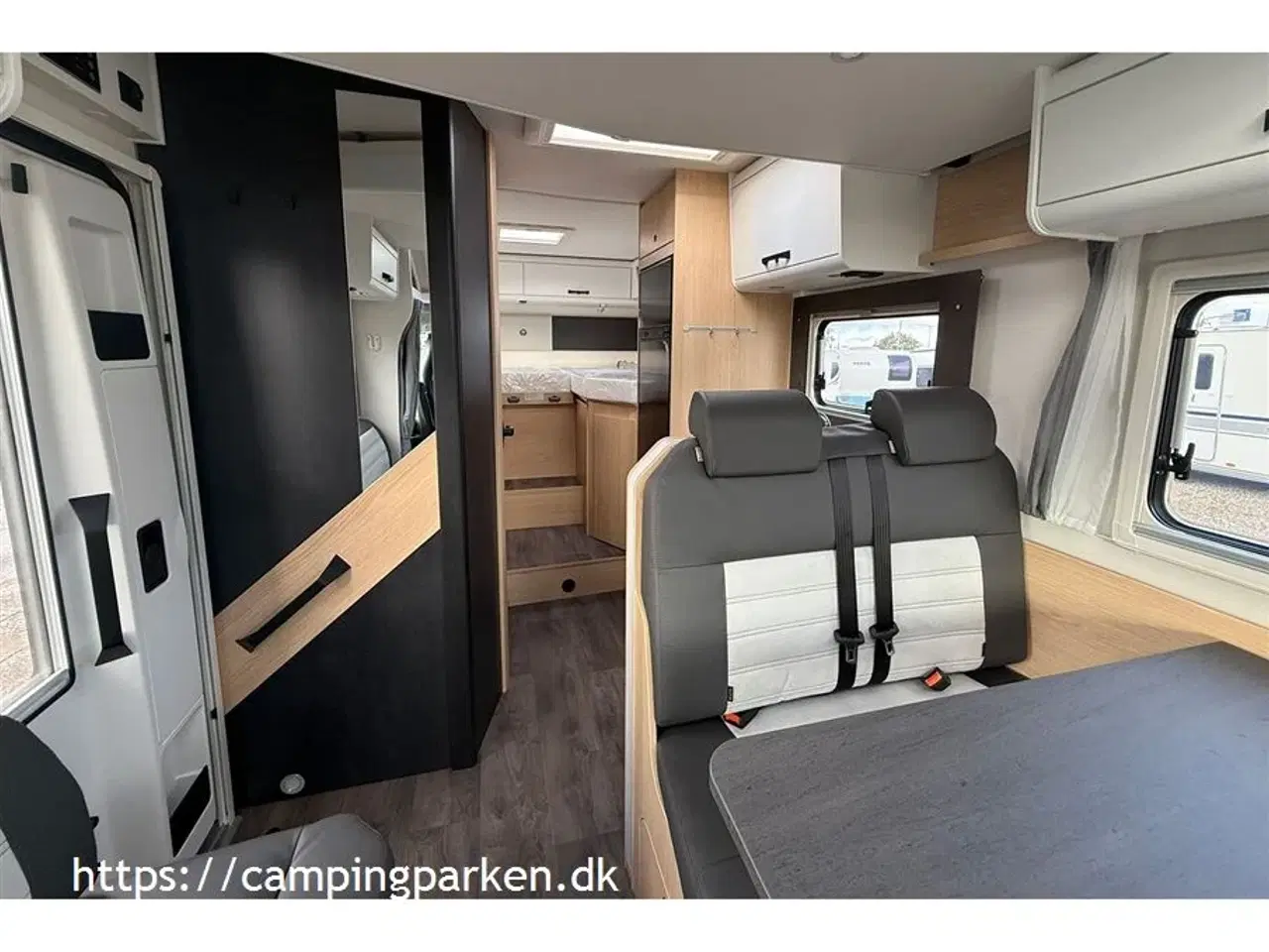 Billede 7 - 2026 - SunLight T 67 Adventure   Sunlights populære model med enkeltsenge, Adaptiv fartpilot, automatgear og sænkeseng