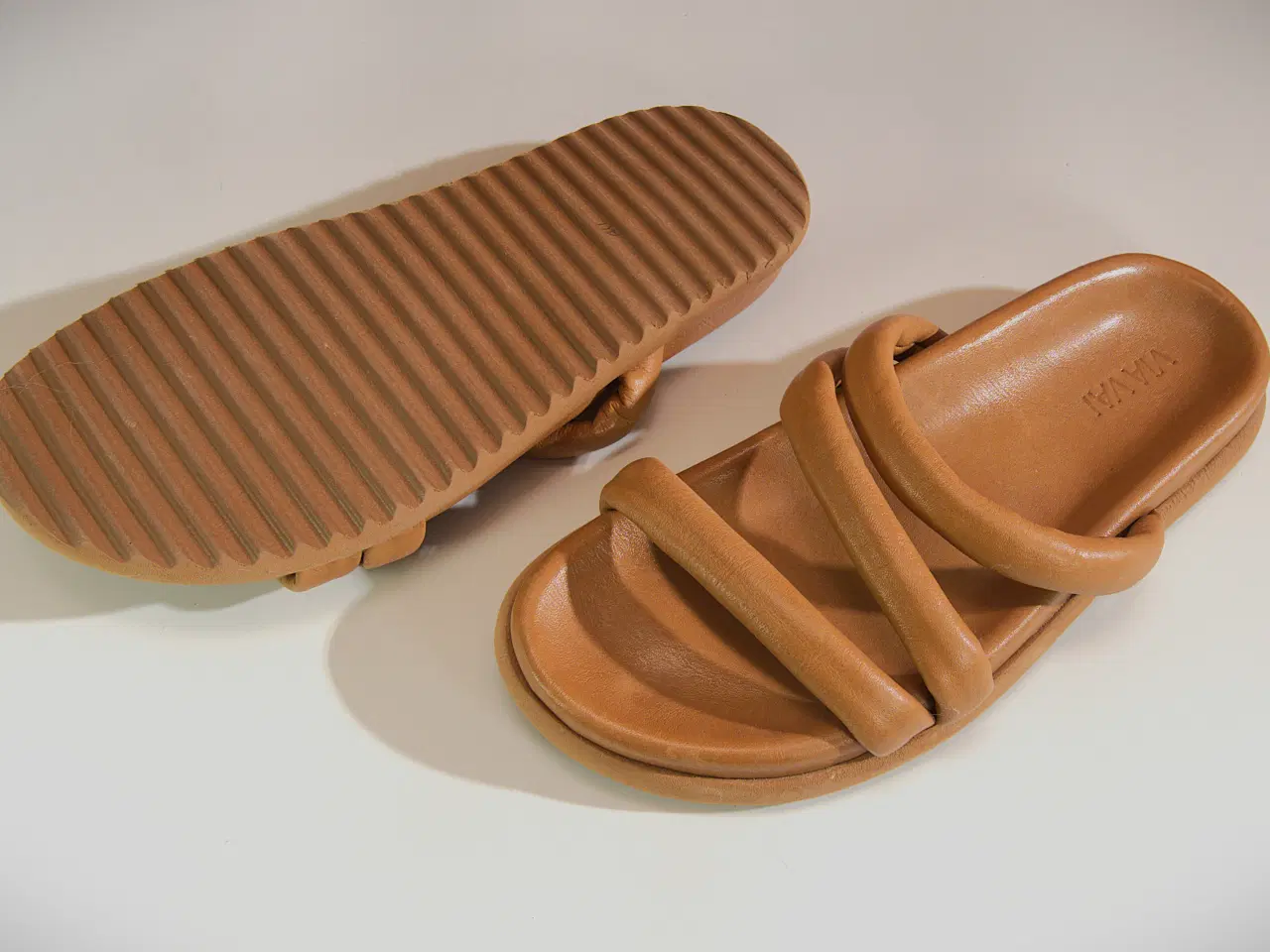 Billede 4 - VIAVAI lys brun sandal i skind