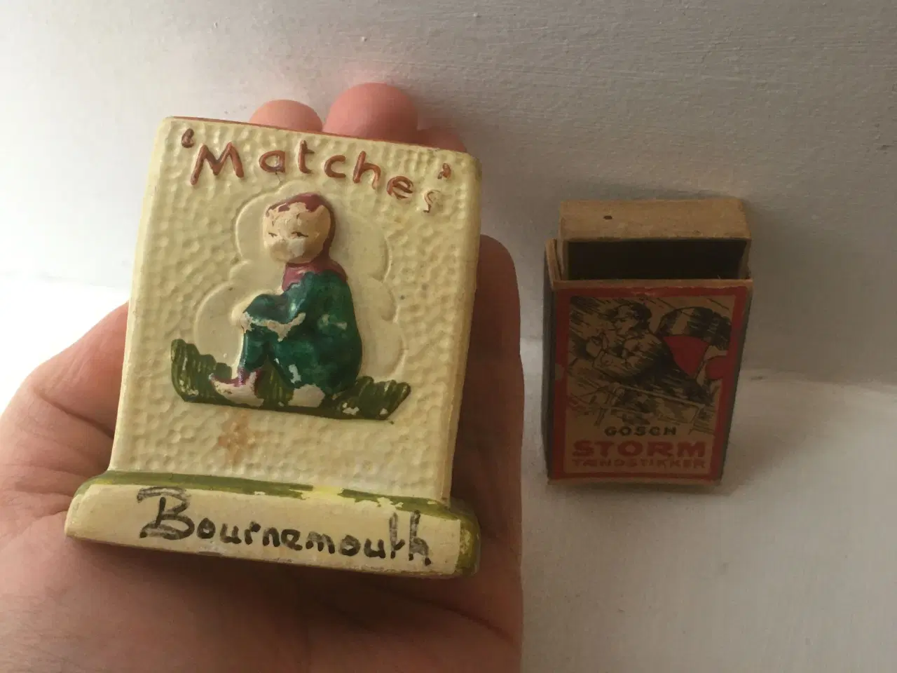 Billede 5 - Bedårende retro tændstiksæskeholder plus æske