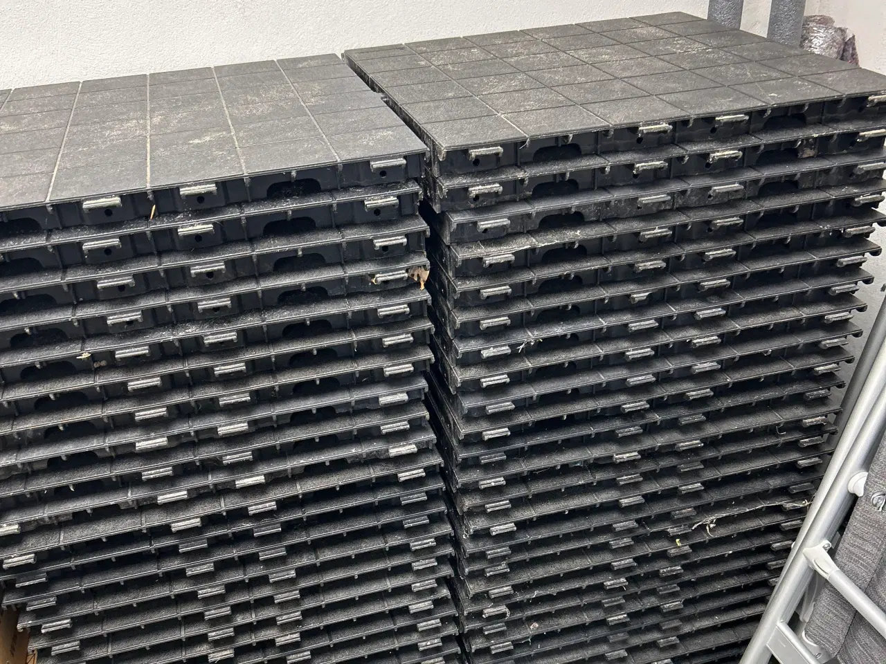 Billede 1 - Isabella klikgulv 50x50. 58 stk, 45kr pr stk