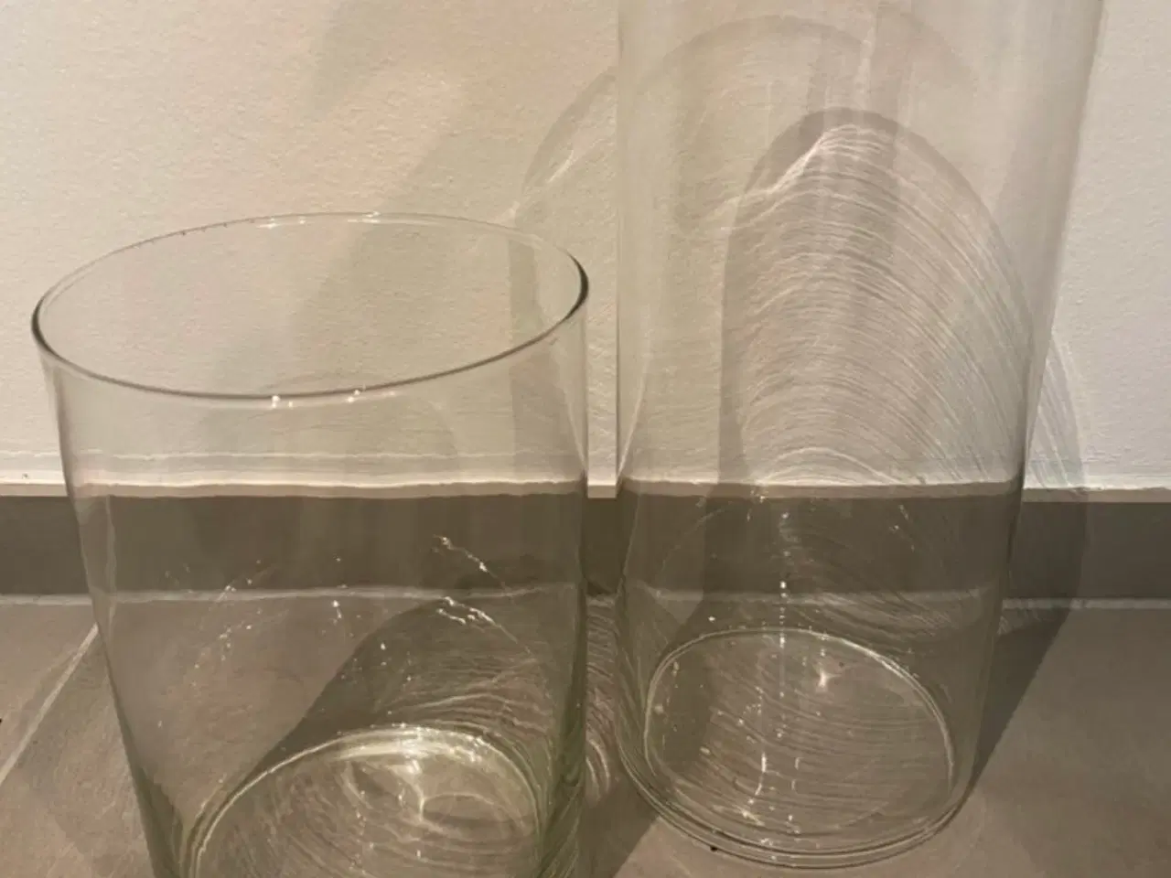 Billede 1 - Vaser i klar glas 2 stk