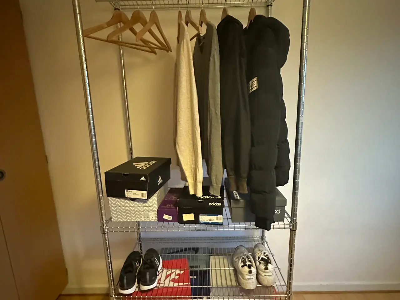 Billede 2 - Fin Omar reol med garderobestang fra IKEA sælges