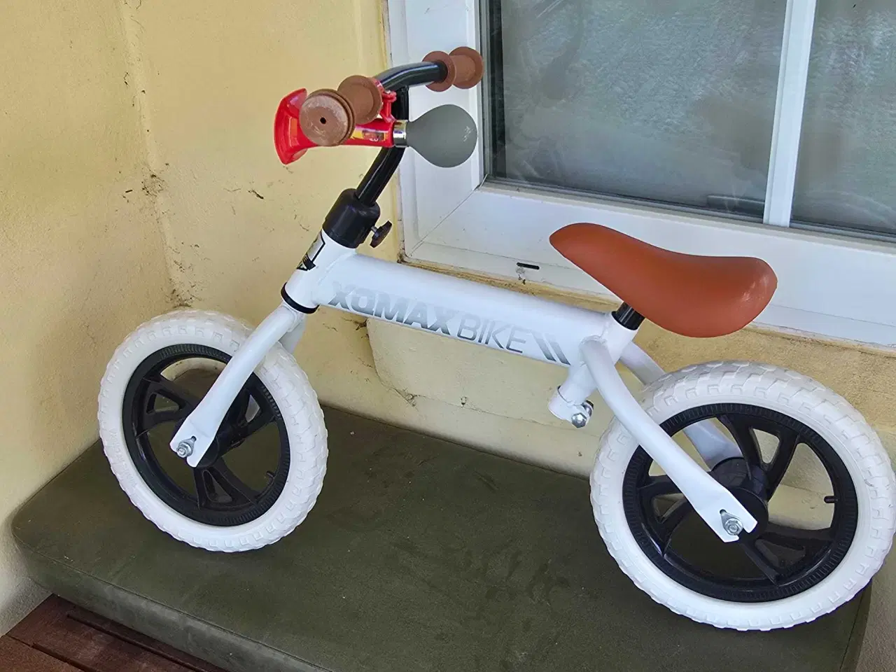 Billede 1 - Børne Løbecykel