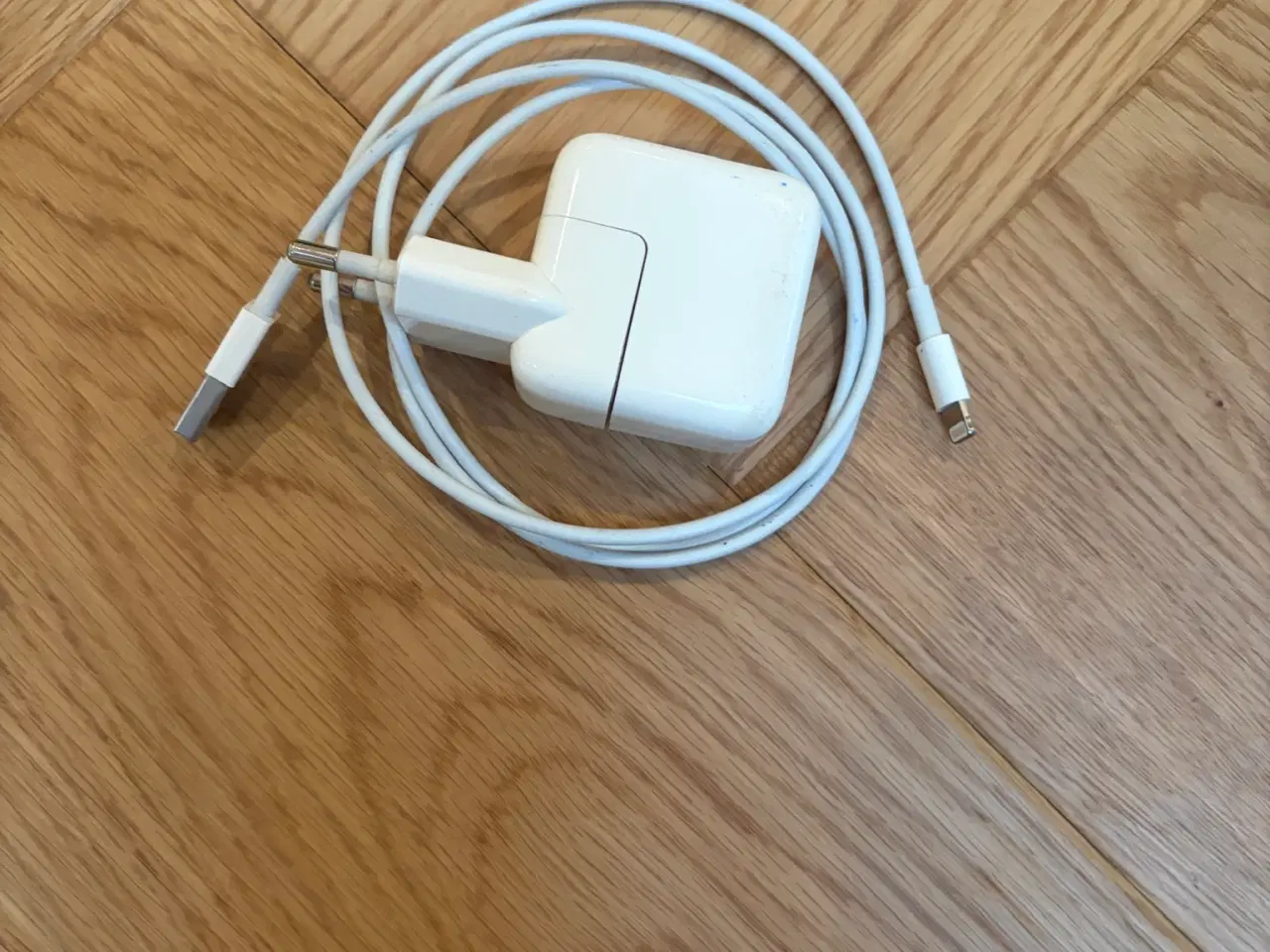 Billede 3 - Mobiltelefon Apple med tilbehør.