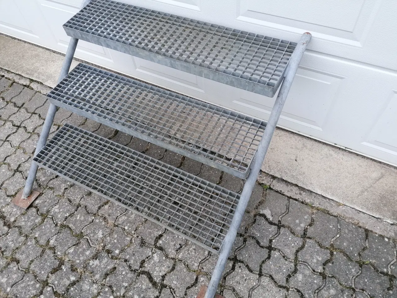 Billede 2 - Solid 3 Trins Ståltrappe
