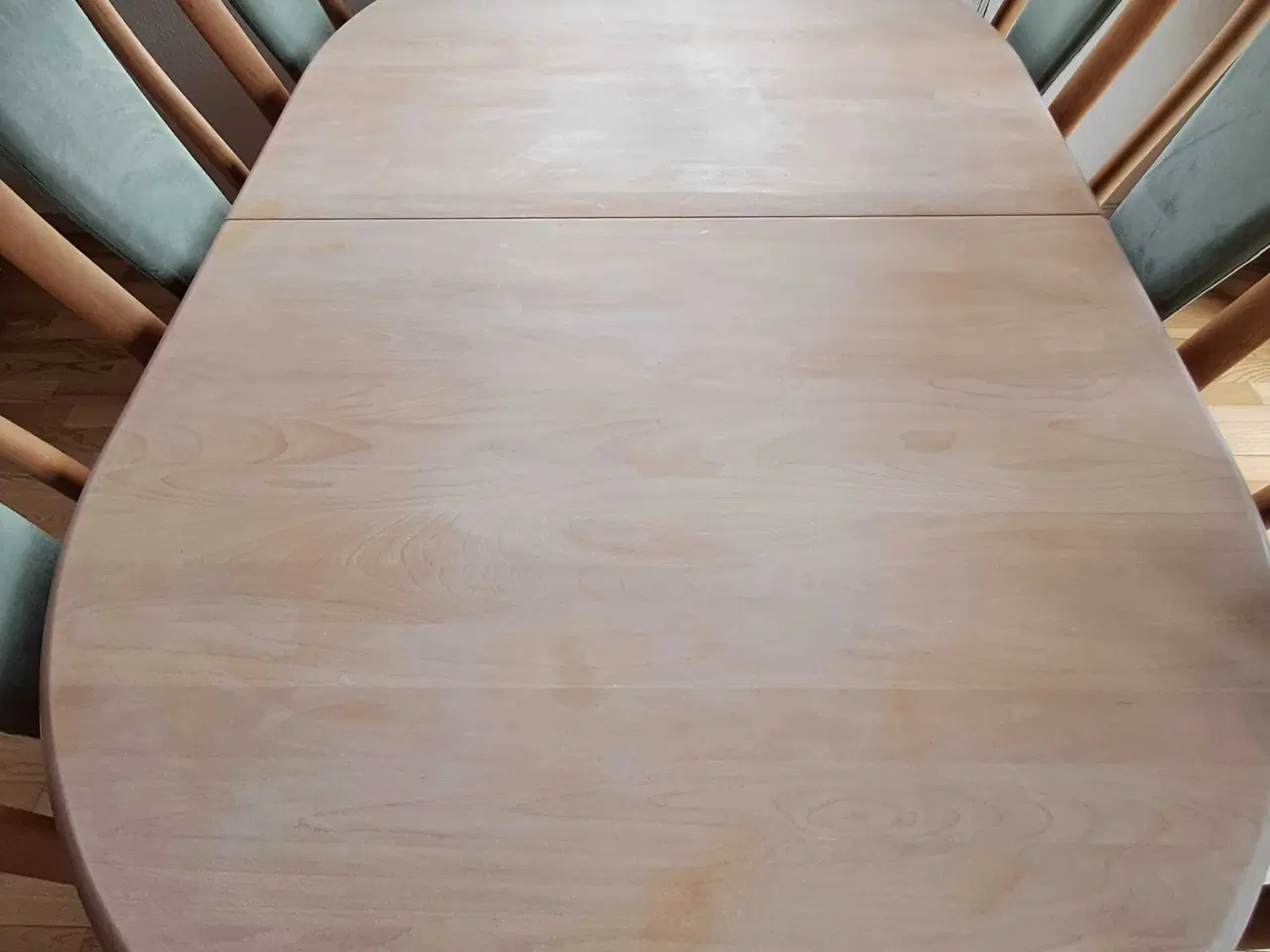 Billede 3 - Spisebord med 6 stole I sæbebehandlet bøg 