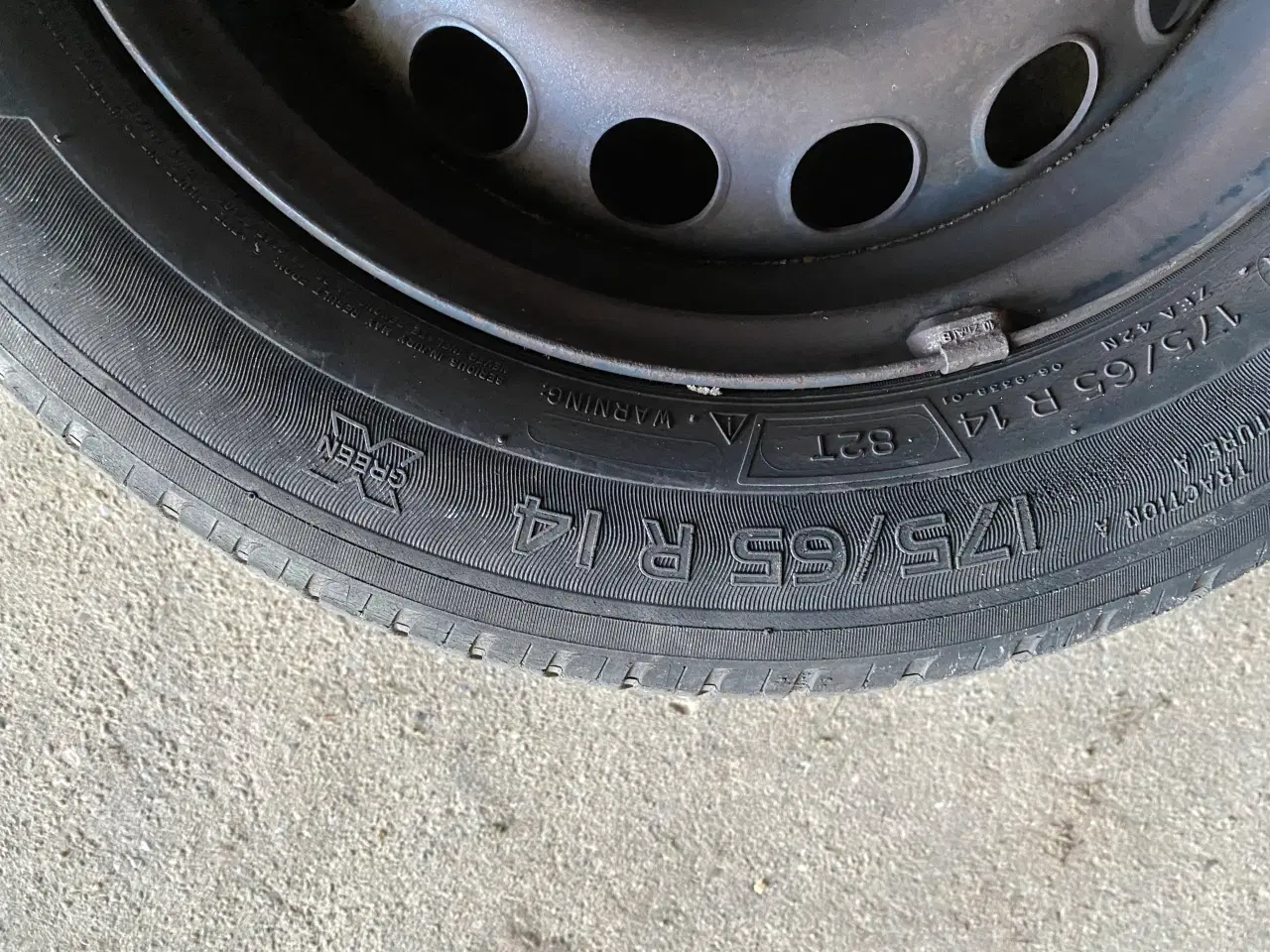 Billede 3 - Stålfælge med dæk - fine til trailerhjul