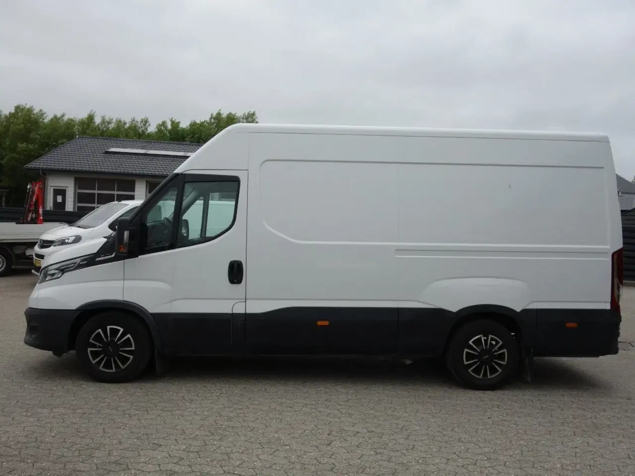 Billede 2 - Iveco Daily 2,3 35S16 12m³ Van AG8
