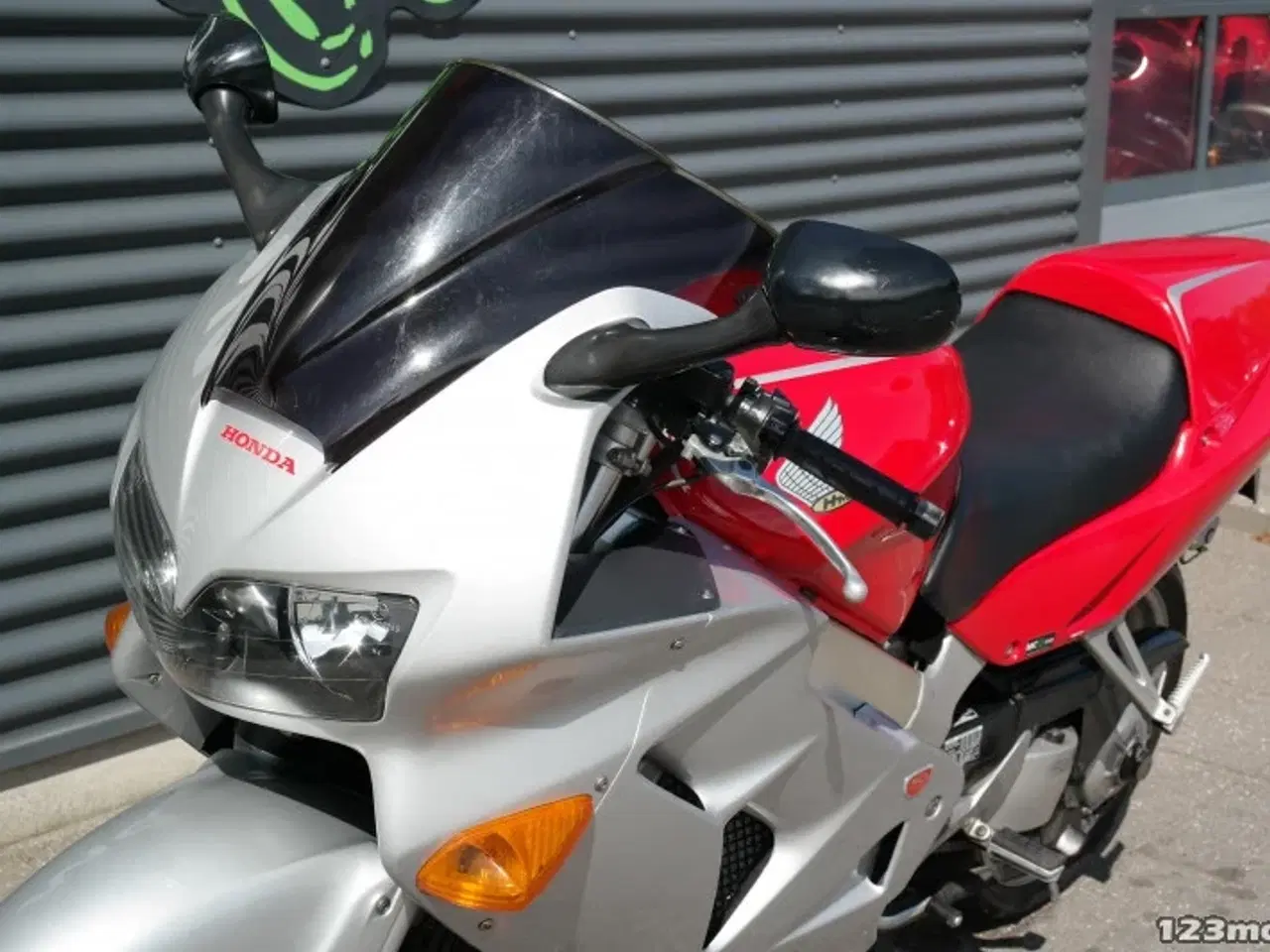 Billede 19 - Honda VFR 800 F MC-SYD       BYTTER GERNE