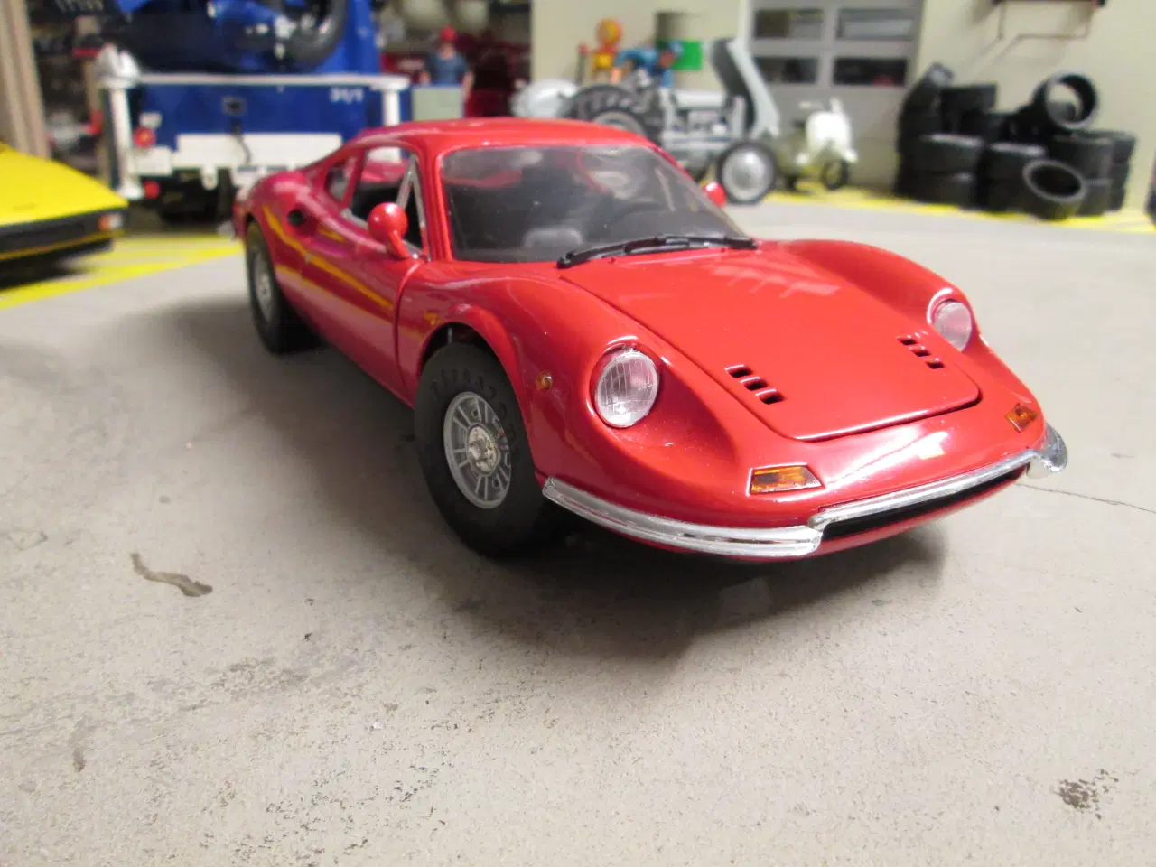 Billede 2 - Modelbil   Ferrari Dino    Anson  1:18