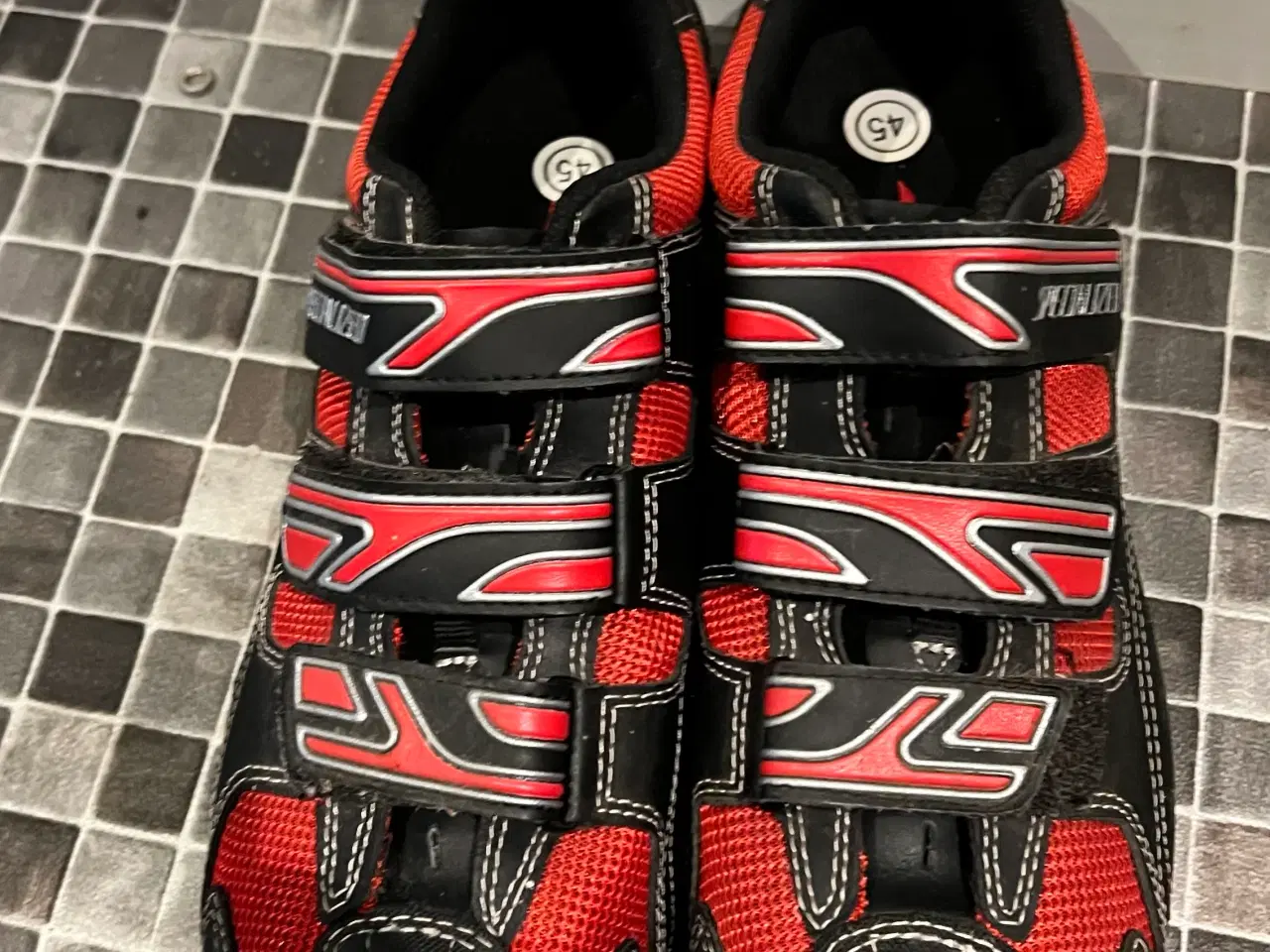 Billede 1 - Specialized cykelsko str. 45 sort/rød