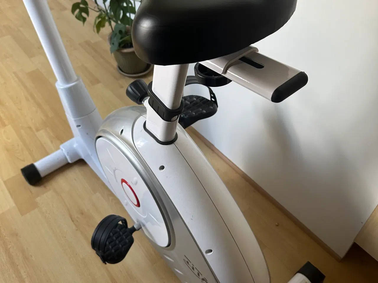 Billede 5 - Motionscykel  ( meget fin og virker som den skal)