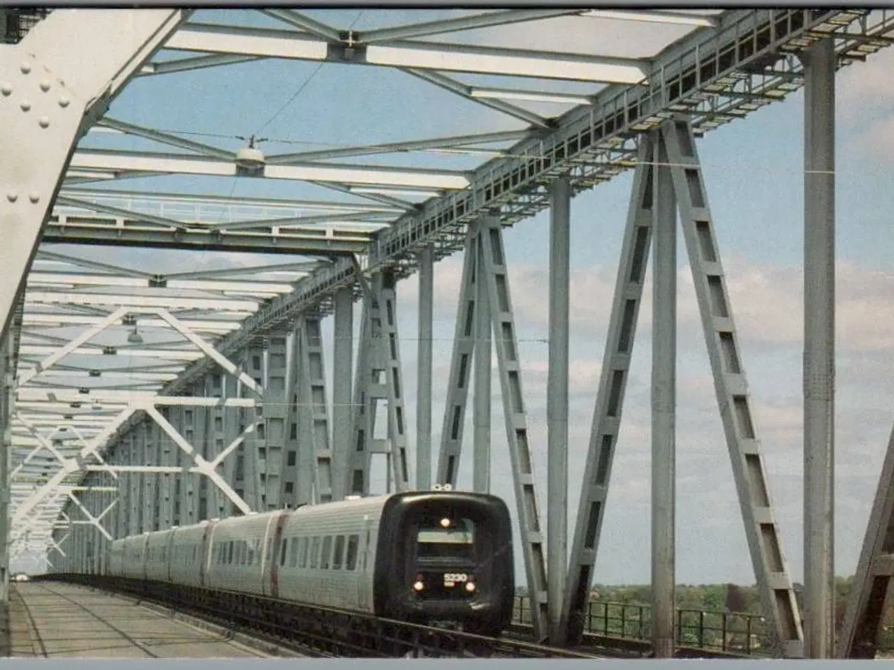 Billede 1 - IC3 på Lillebæltsbroen - Ubrugt