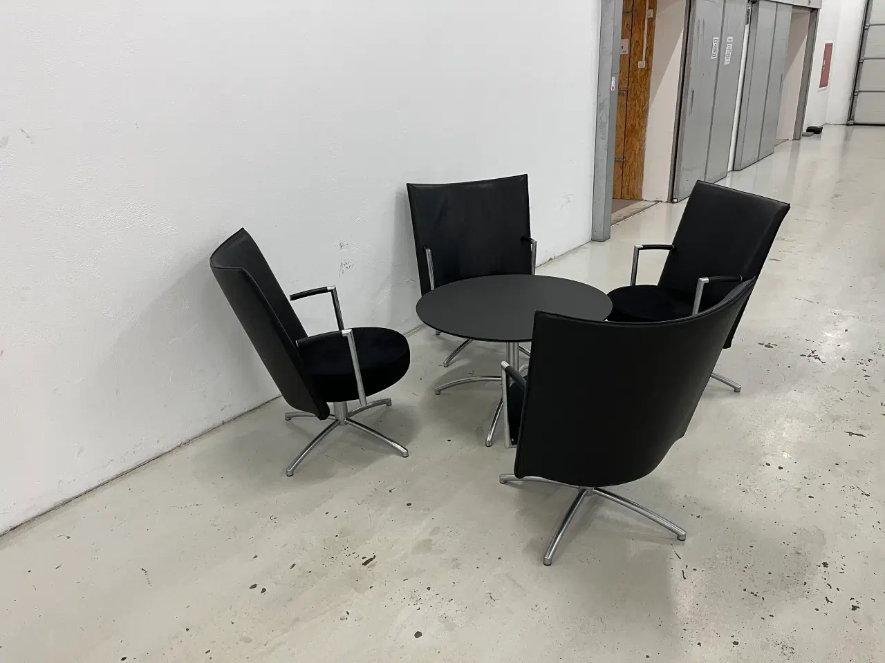 Billede 3 - Erik Jørgensen EJ70stole og EJ90 bord.