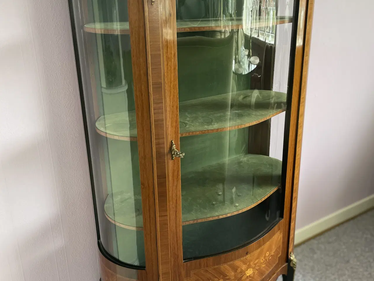 Billede 1 - Meget velholdt vitrineskab 