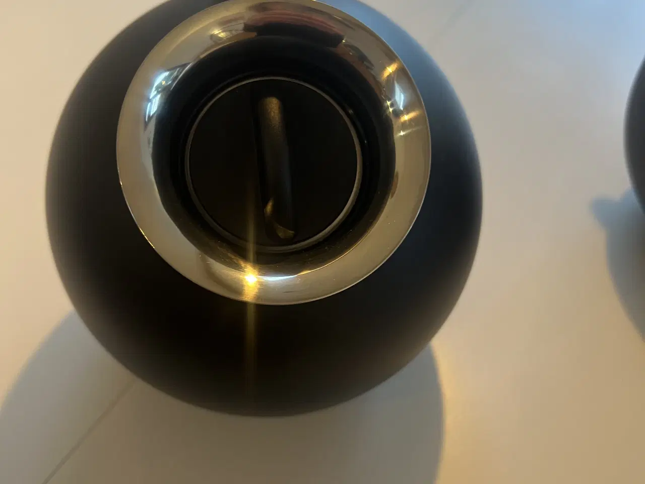 Billede 5 - 2 stk. Eva Solo Globe Termokande 1 L, Sort