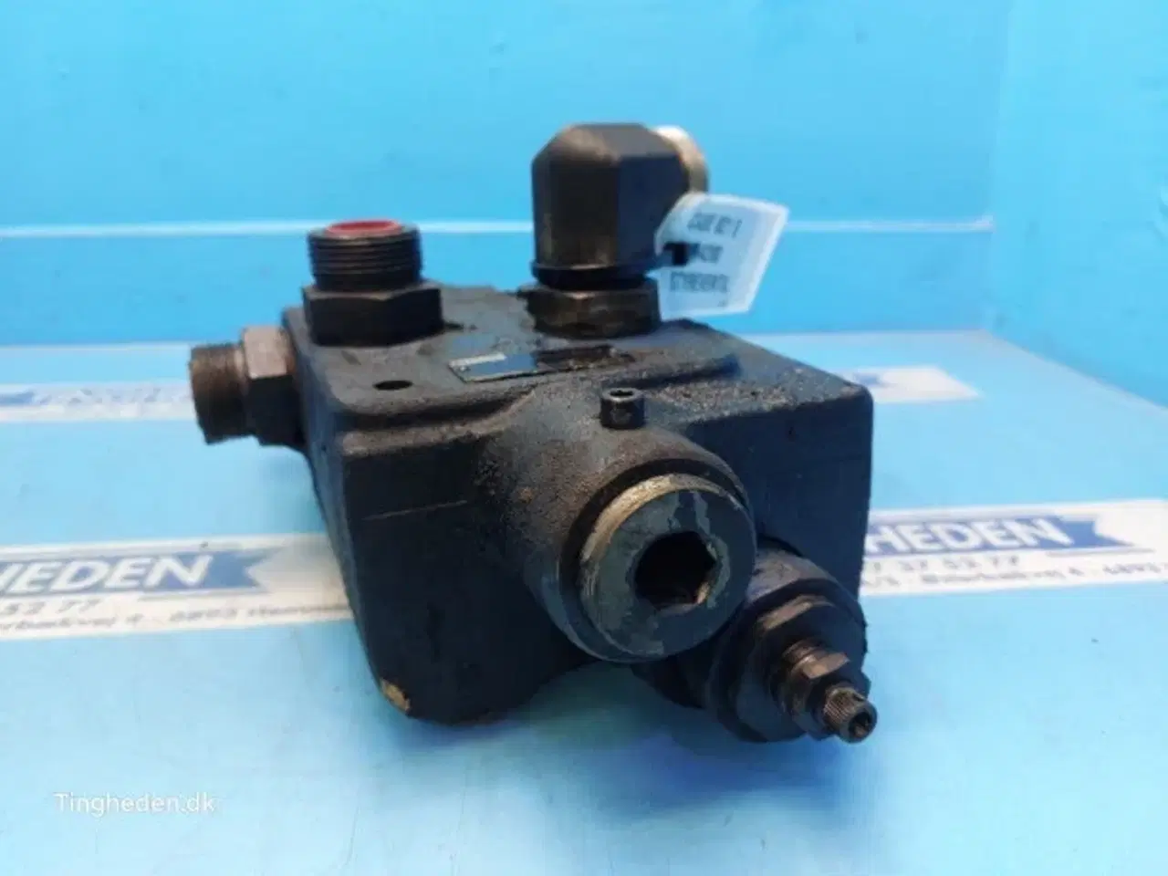 Billede 12 - Case 821E Styreventil 84494280