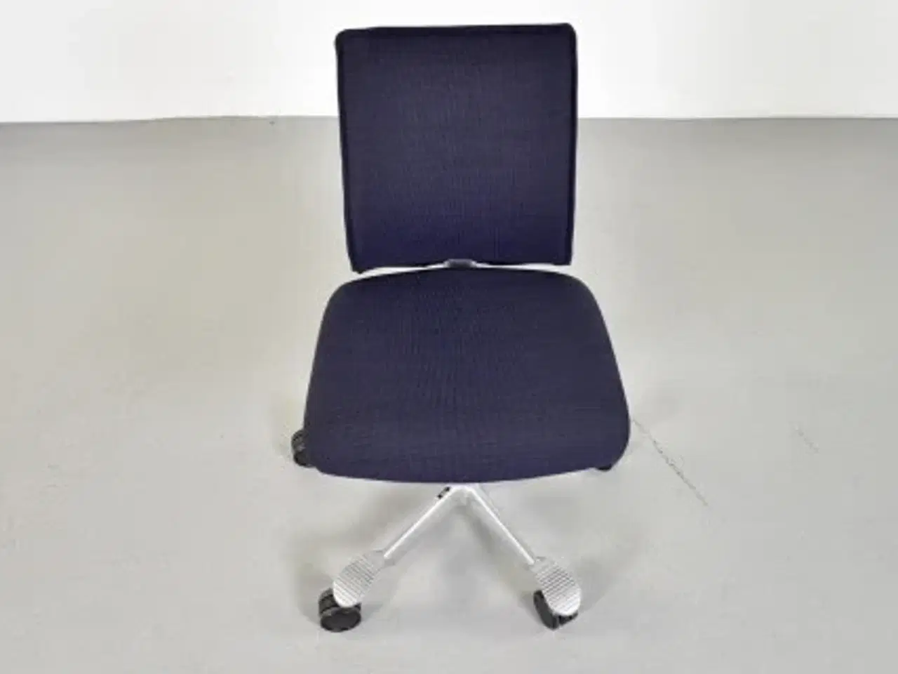 Billede 5 - Häg h05 5200 kontorstol med sort/blå polster og gråt stel