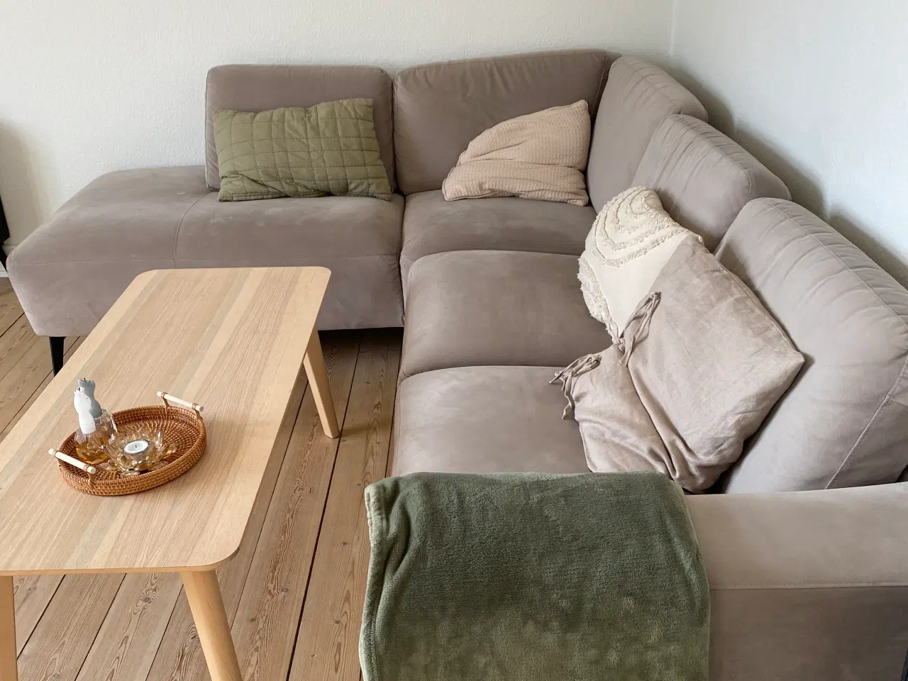 Billede 4 - Beige sofa med chaiselong
