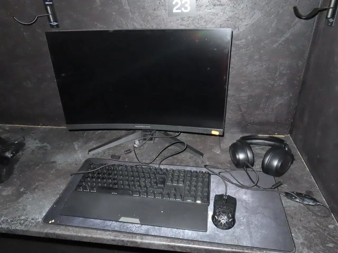 Billede 1 - 27" curved gaming monitor, ASROCK PHANTOM GAMING pg27f15rs1a
