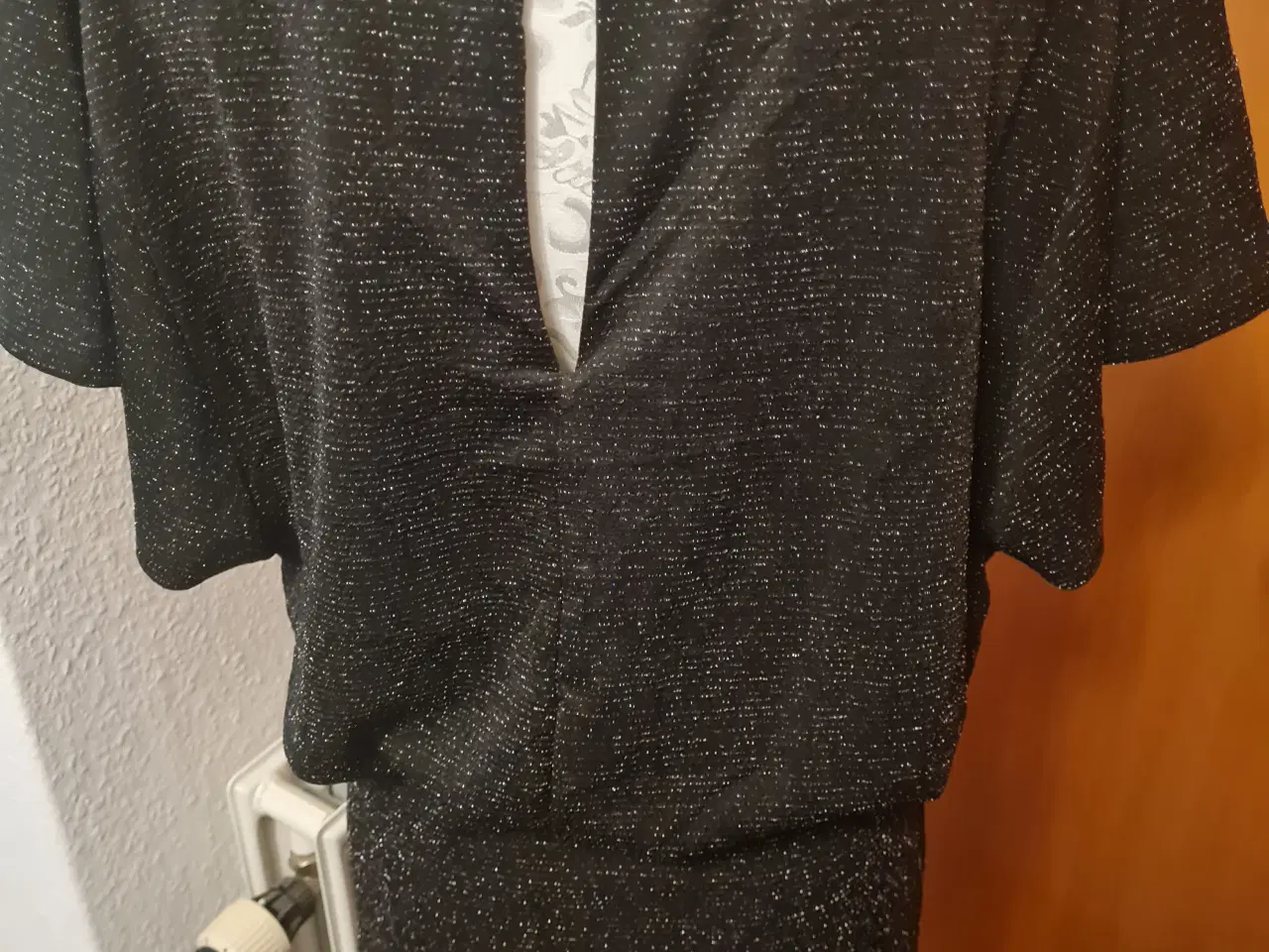Billede 4 - Ny glimmer kjole str L 40
