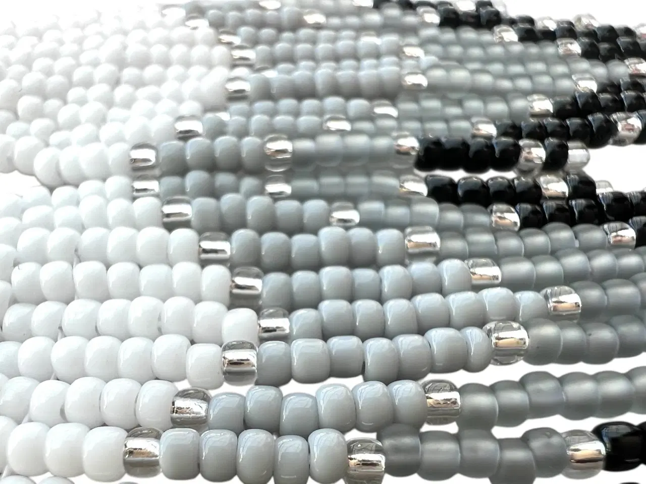 Billede 3 - Grønlandske øreringe, håndlavede 