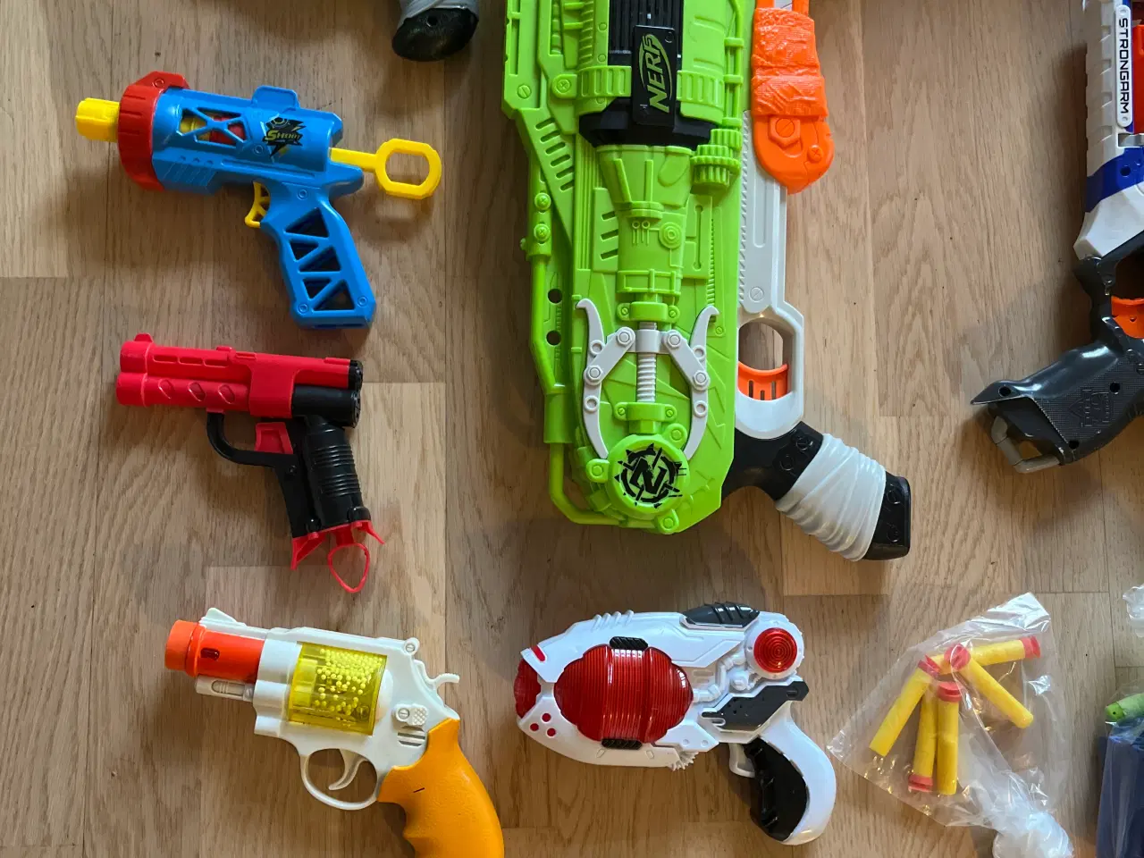 Billede 4 - Nerfguns, skydeskive m.v.