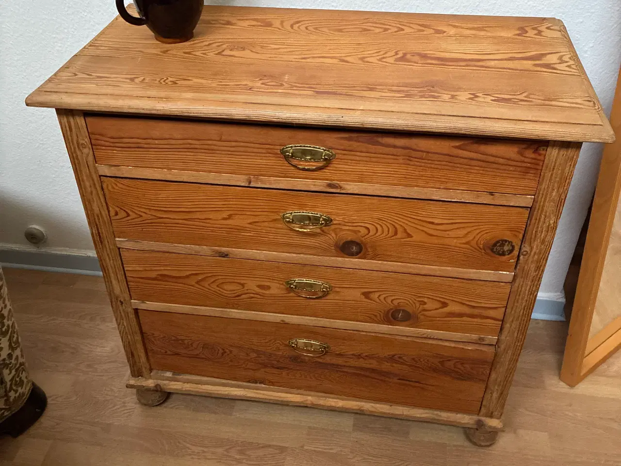 Billede 1 - Kommode med messinggreb