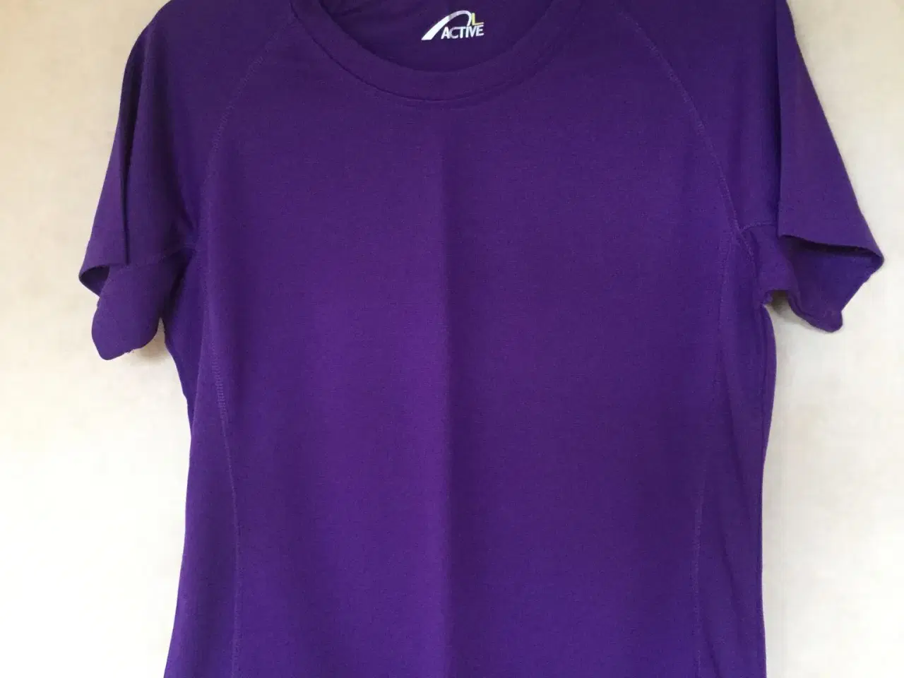 Billede 5 - 3 fitness T-shirt  ialt 80 kr. str. M / L