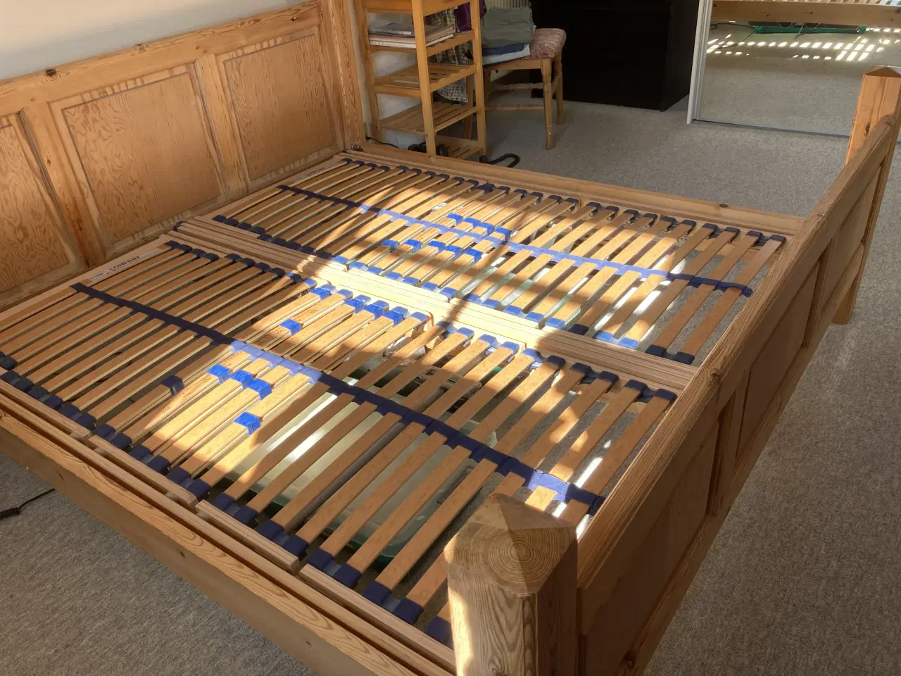 Billede 2 - Dobbeltseng med fyldninger i gavle