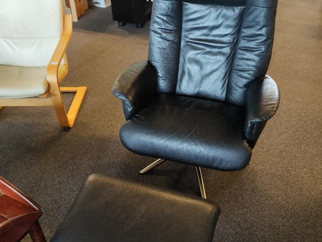 Billede 1 - Læderlænestol med skammel