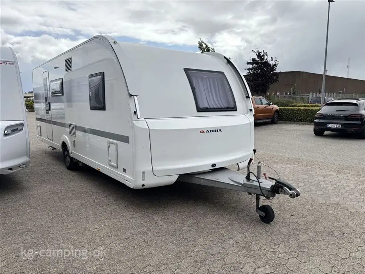 Billede 1 - 2021 - Adria Adora 613 PK   Stor familievogn med mover og aircondition