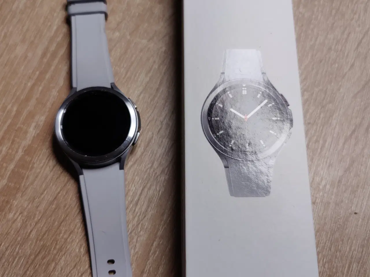 Billede 6 - Samsung Galaxy Watch4 Classic 46 mm LTE, sølv/sølv