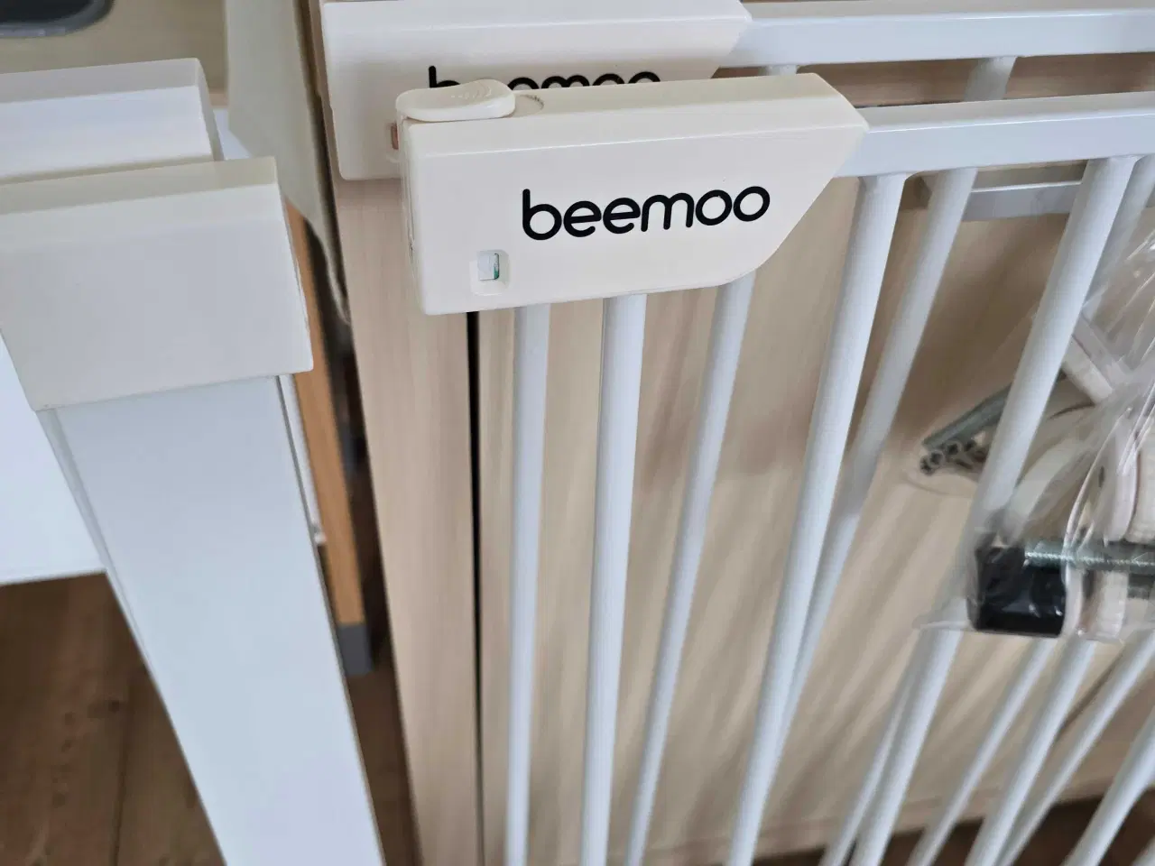 Billede 3 - Sikkerhedsgitter til dør