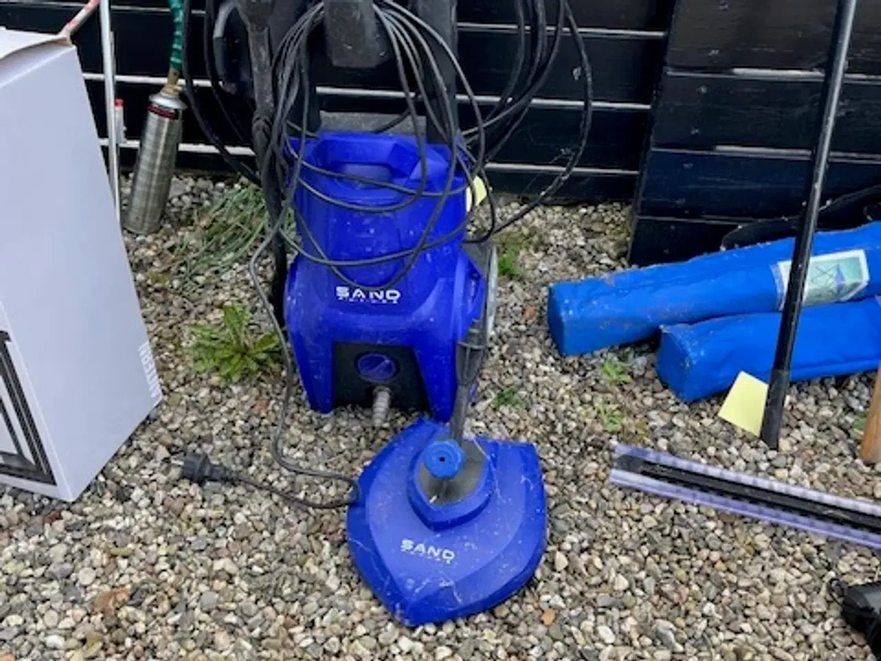 Billede 1 - Haveredskaber, lanterne, havebord, zinkspande m.m.