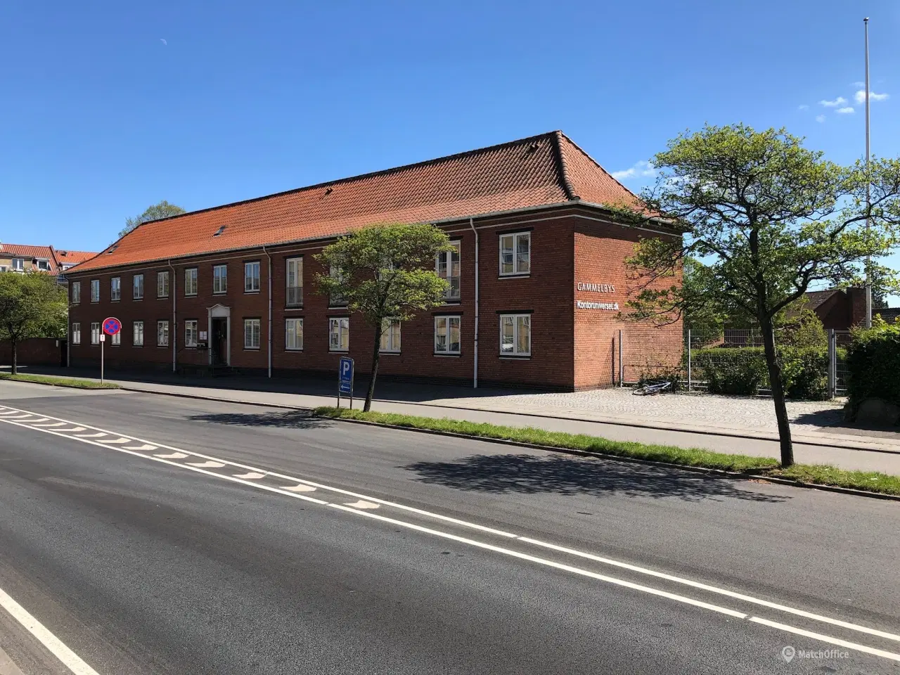 Billede 3 - Praktisk beliggenhed i Aarhus C, tæt på banegården, E45 og med fornuftig parkeringsmuligheder.