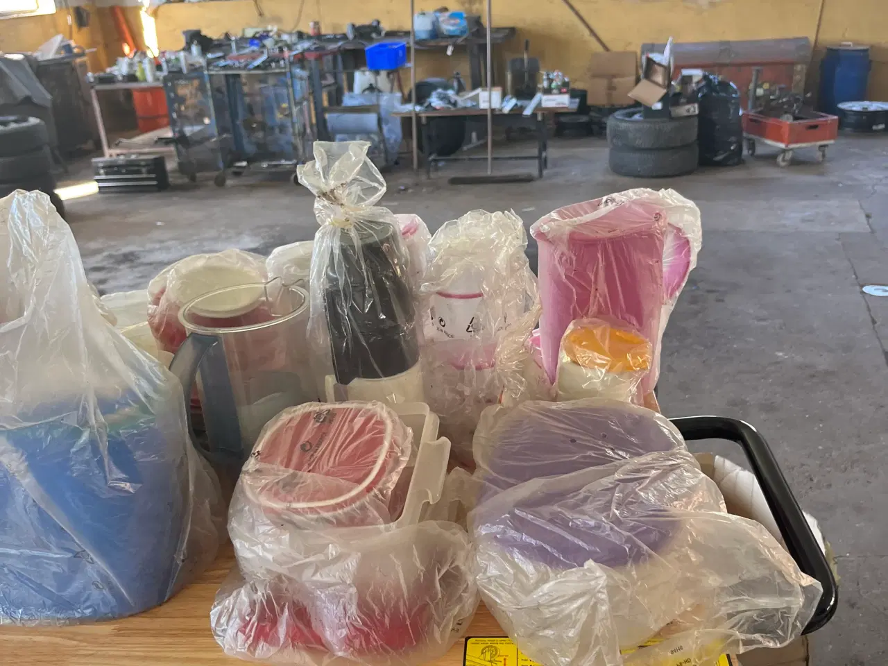 Billede 2 - Masser af Tupperware 